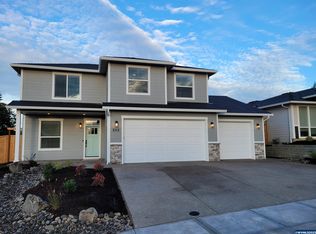 553 NW Crater Lake Dr, Dallas, OR 97338
