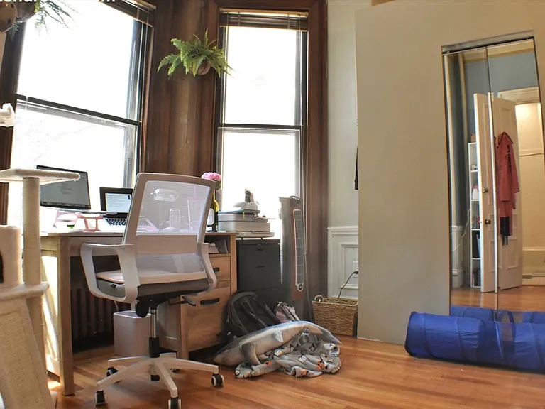 31 Fairfield St #2 — Photo 11