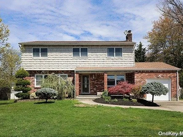 313 Everard Street, Dix Hills, NY 11746