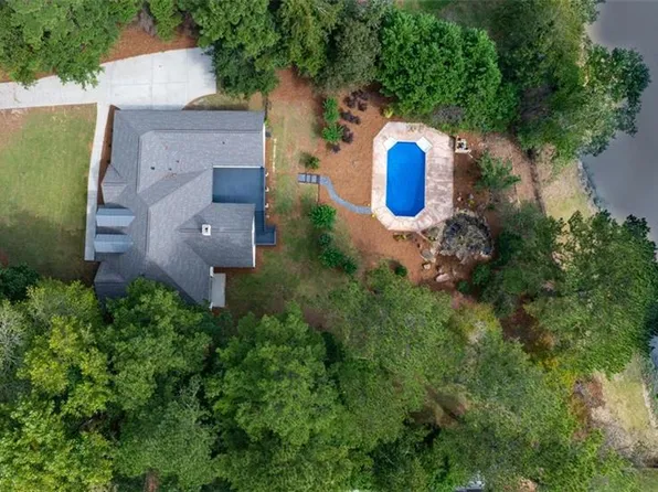 150 Austin Oaks Dr, Ellenwood, GA 30294