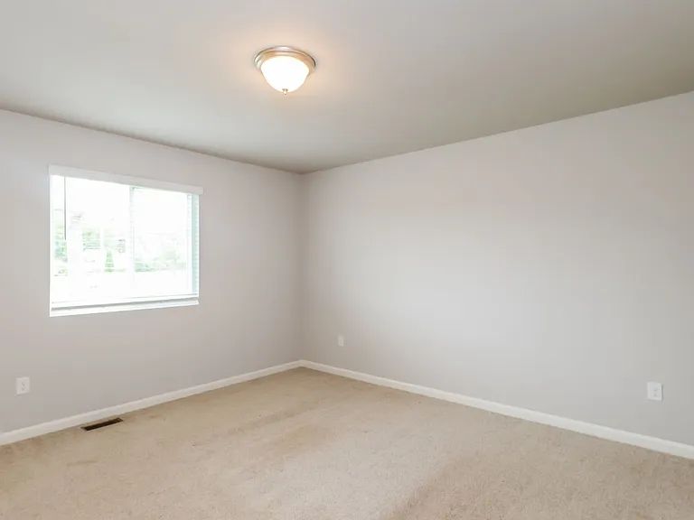 115 E Mason St — Photo 10