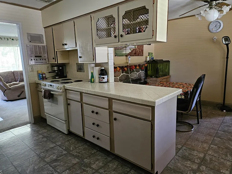 1465 E Spring Ln — Photo 20