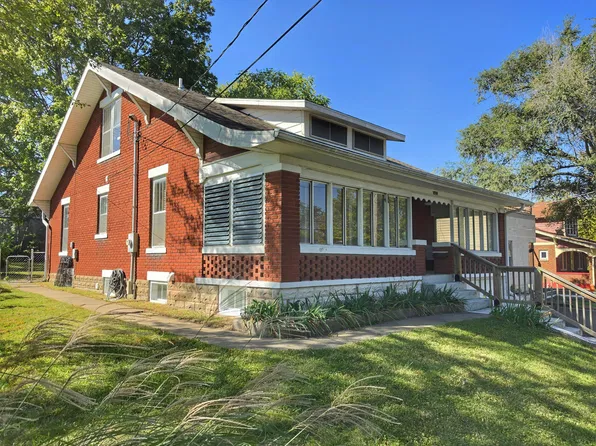 1403 6th St, Boonville, MO 65233