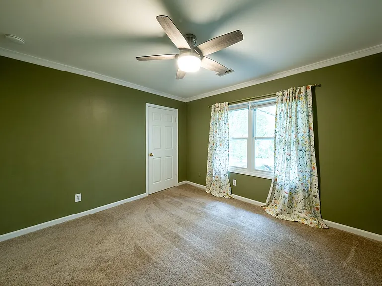 604 Spring Garden St — Photo 13