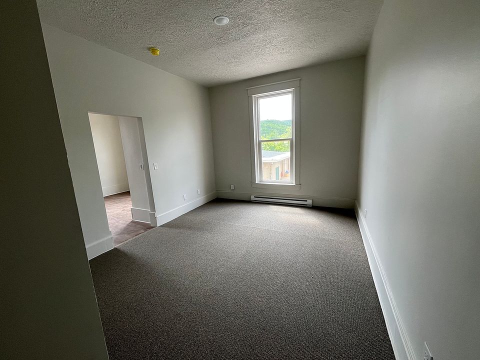 2nd image of 204 W Edgar Ave #4