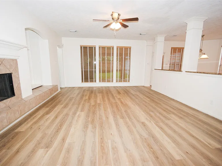 310 Watercrest Harbor Ln — Photo 2