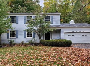 8242 Starburst Rd, Mentor, OH 44060