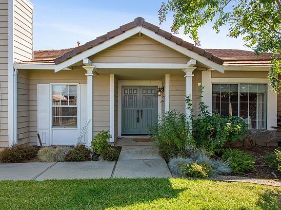 3rd image of 1197 Mountain Quail Cir