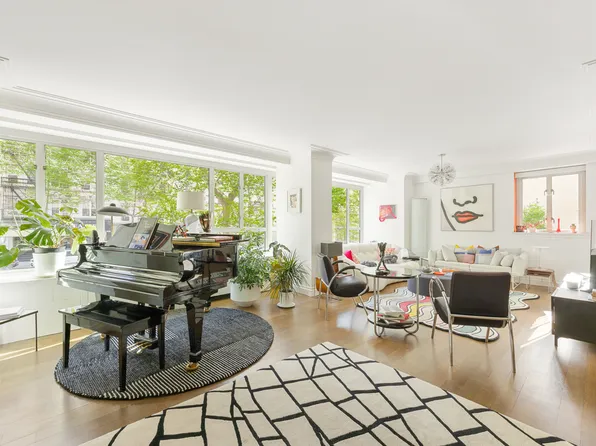 200 East 66th Street image 1 of 13