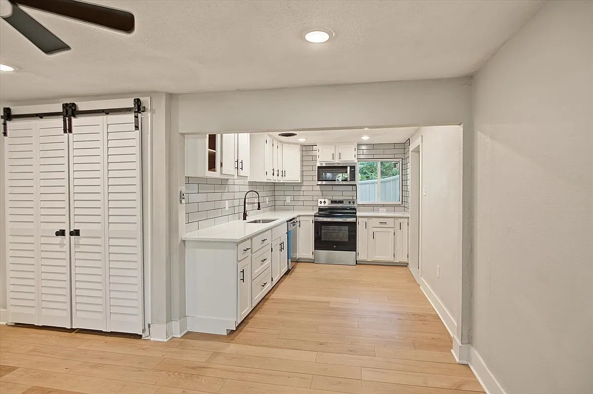3 bed, 1080 sqft, $1,450 — Photo 3