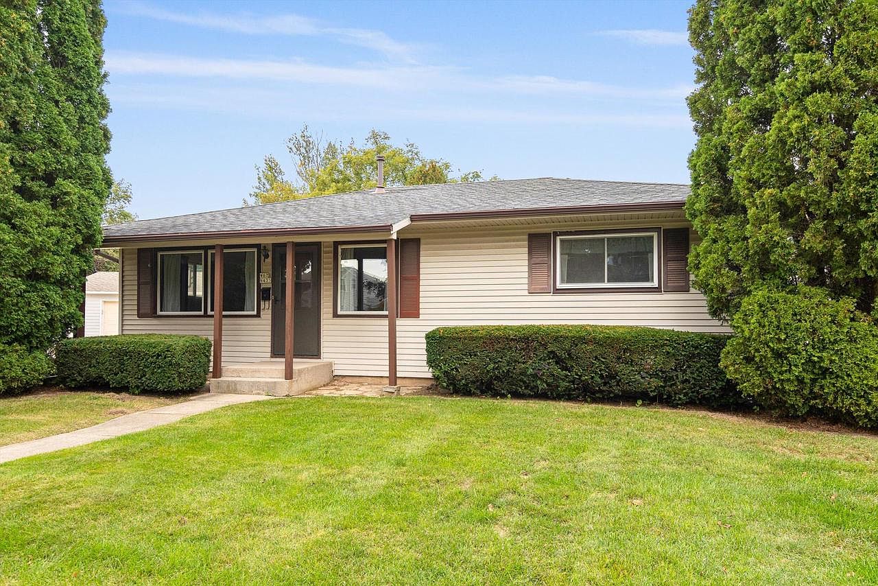 W67N435 Grant Ave, Cedarburg, WI 53012 Zillow