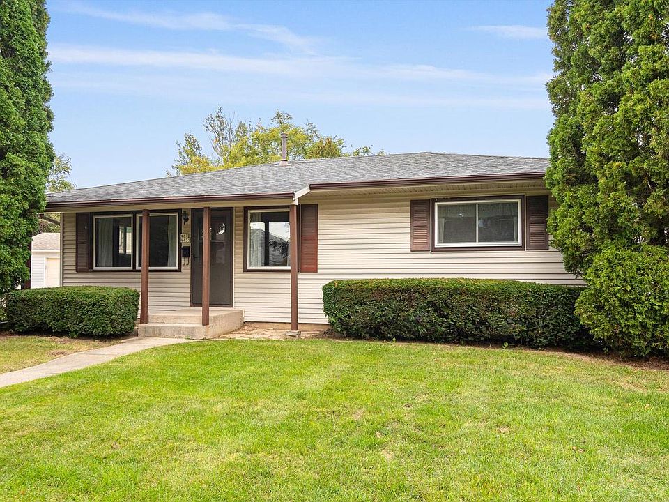 W67N435 Grant Ave, Cedarburg, WI 53012 Zillow