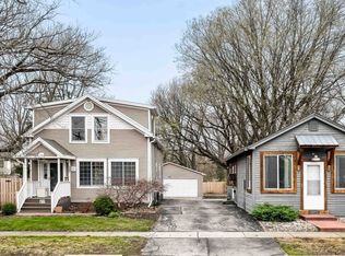 1207 Bunn St, Bloomington, IL