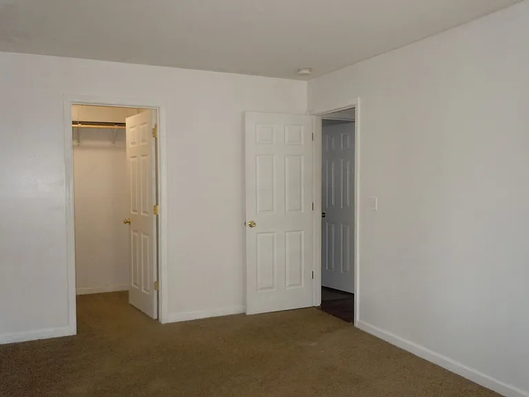 1809 Sir Lancelot Dr — Photo 9