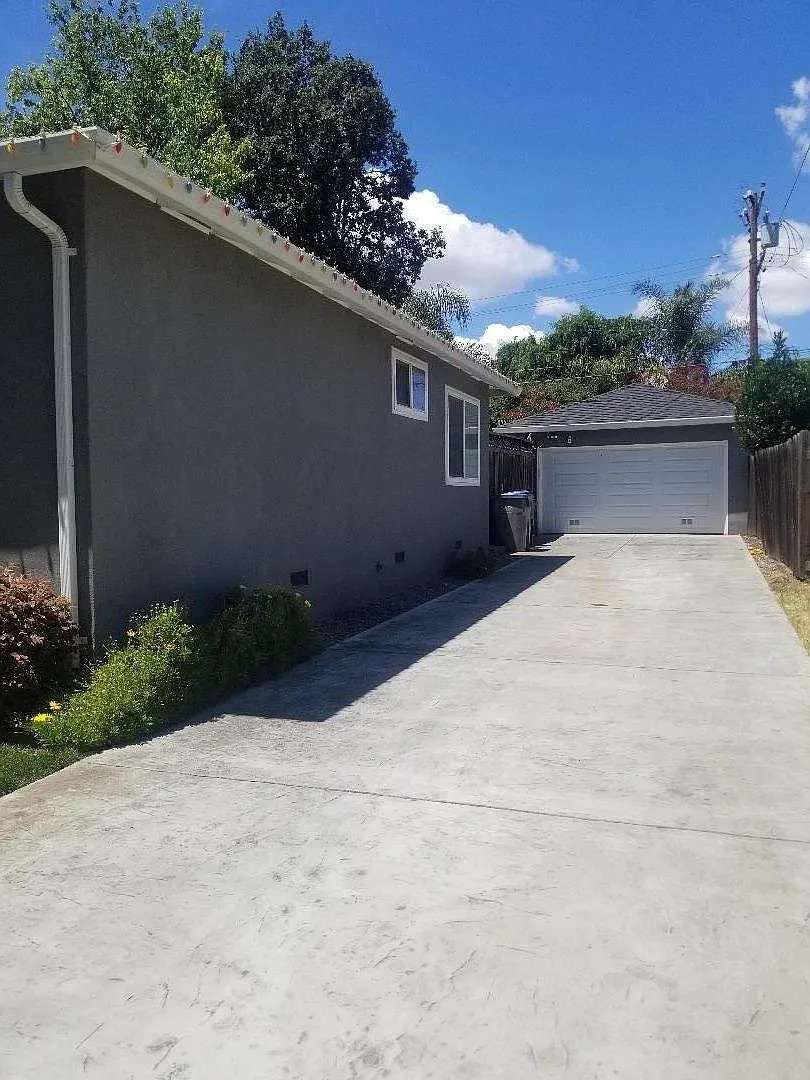 2 bed, 819 sqft, $3,800 — Photo 4