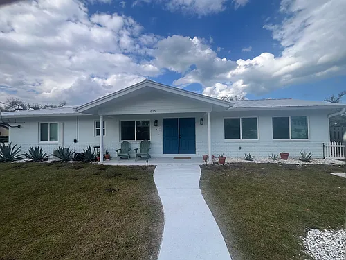 615 Azalea Ln Photo 1