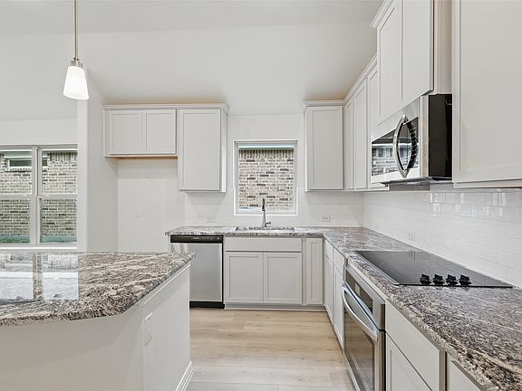 4th image of 949 Schuberts Rd