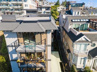 510 Ward Street #401, Seattle, WA, 98109