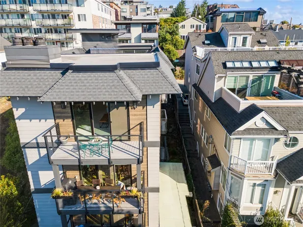 510 Ward Street #401, Seattle, WA 98109