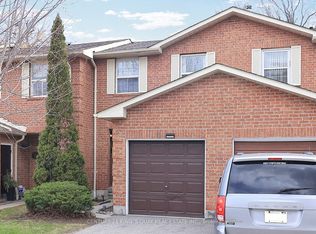 25 Whitecap Blvd #17, Toronto, ON M1M 2Y5