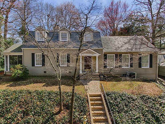 2nd image of 3601 Hillvale Cir