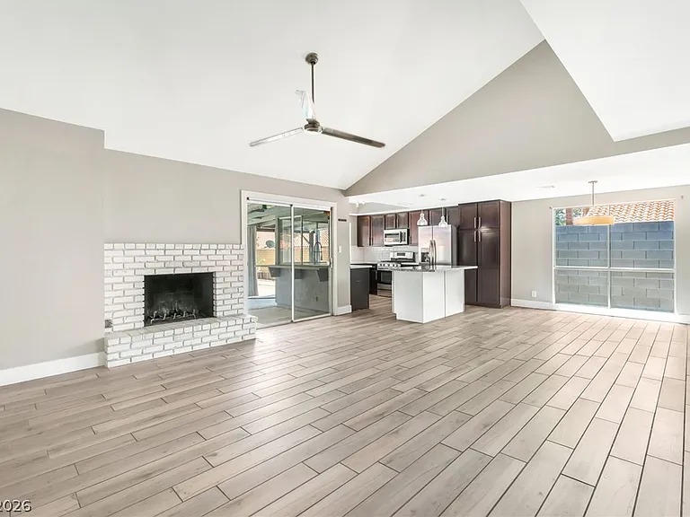 1713 Barnard Dr — Photo 7