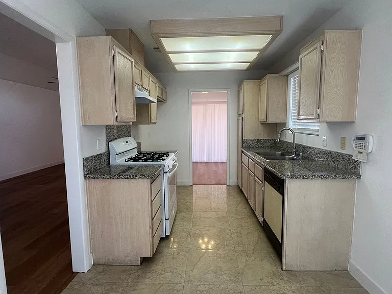 1309 Goldenglow Rd — Photo 7
