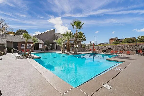 High Ridge Apts. — Photo 1