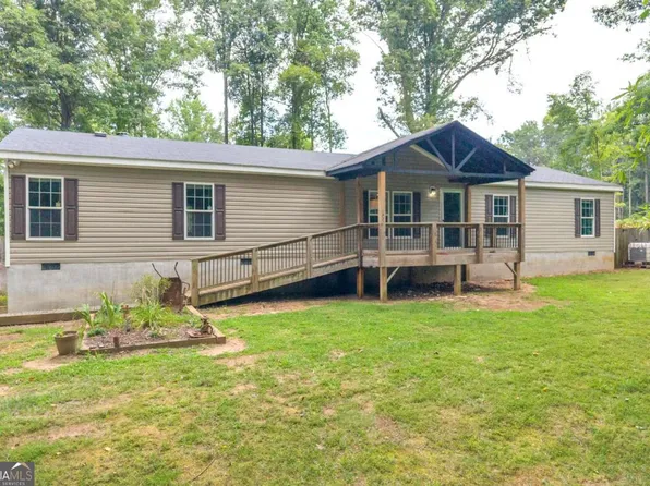 81 Jarrett Ln, Gillsville, GA 30543