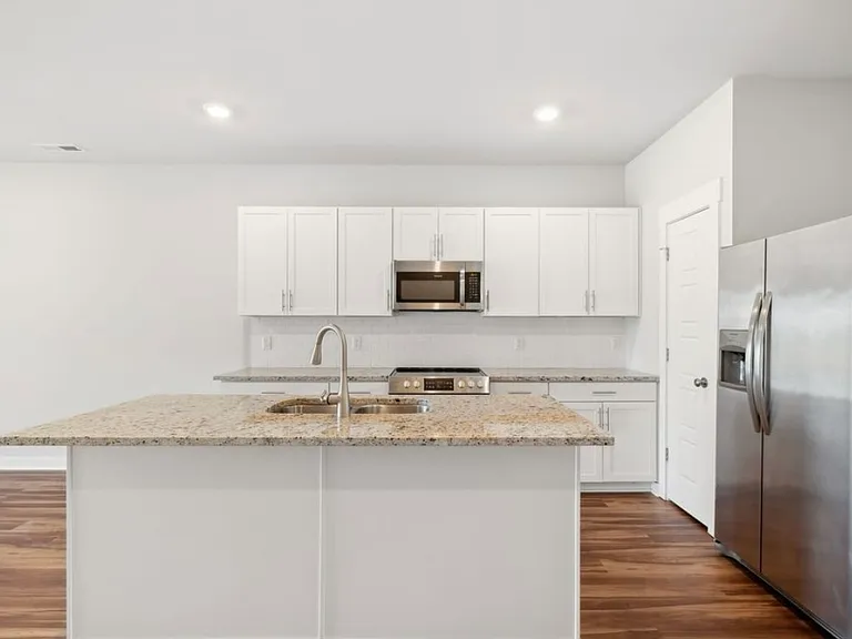 28 Torrey Pines Ln — Photo 2