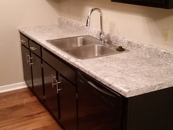 5th image of 601 Emory Oak Ct