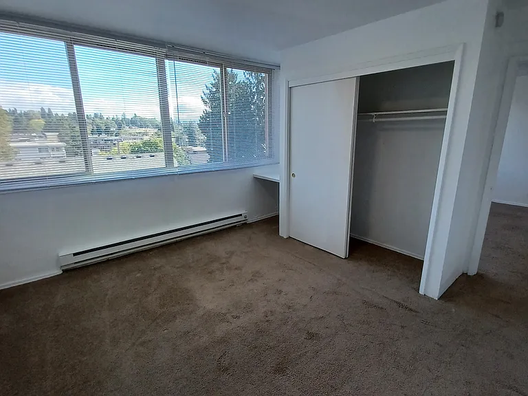 University View Apartments — Photo 17