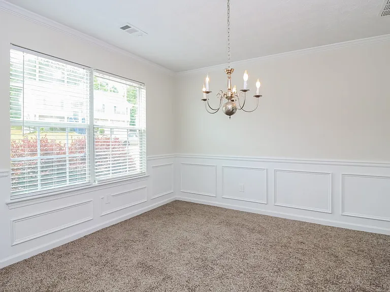 604 Mohawk Cir — Photo 4