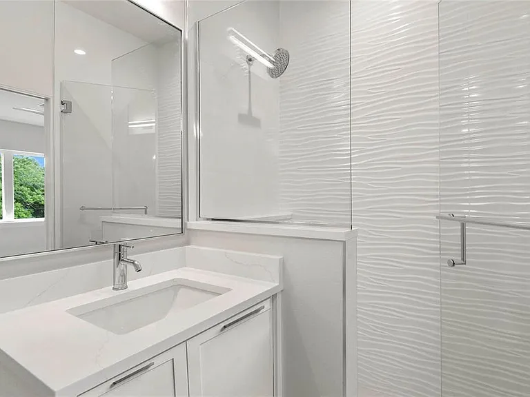 3222 Holliday Ave — Photo 15