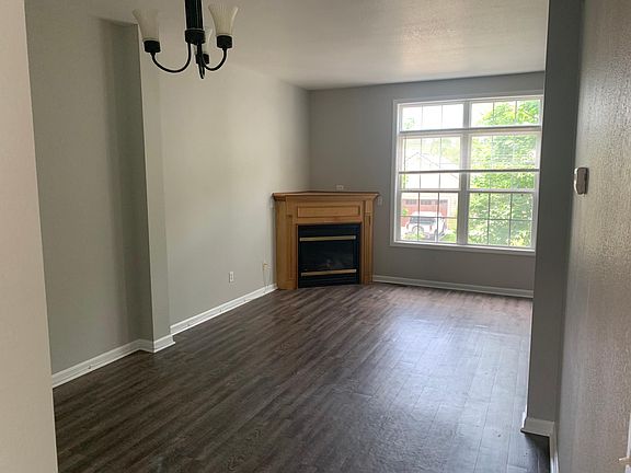 2nd image of 942 Creekwood Ln #938