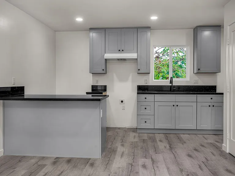5846 Denver Ave — Photo 15