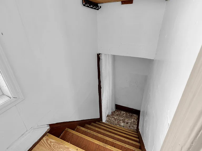 199 Hayward Pl #B — Photo 12