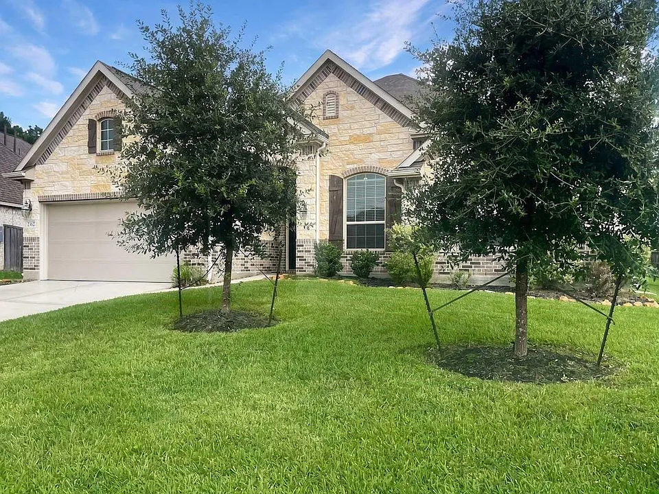 23627 Maplewood Ridge Dr