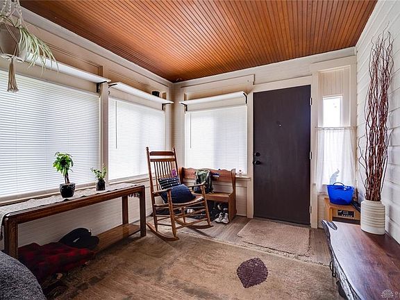 4th image of 207 W Madison St