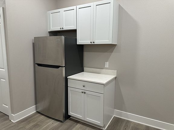 4th image of 812 Keeler St #4