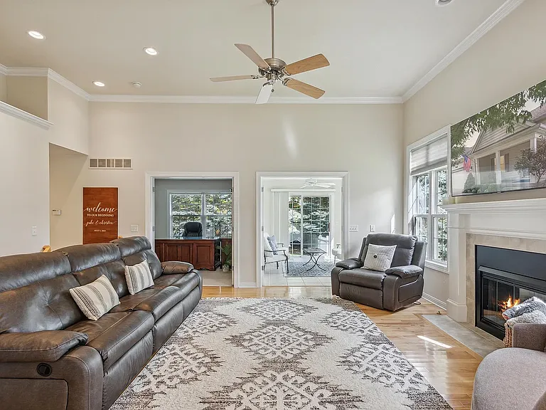 784 Castlefort Ave — Photo 13