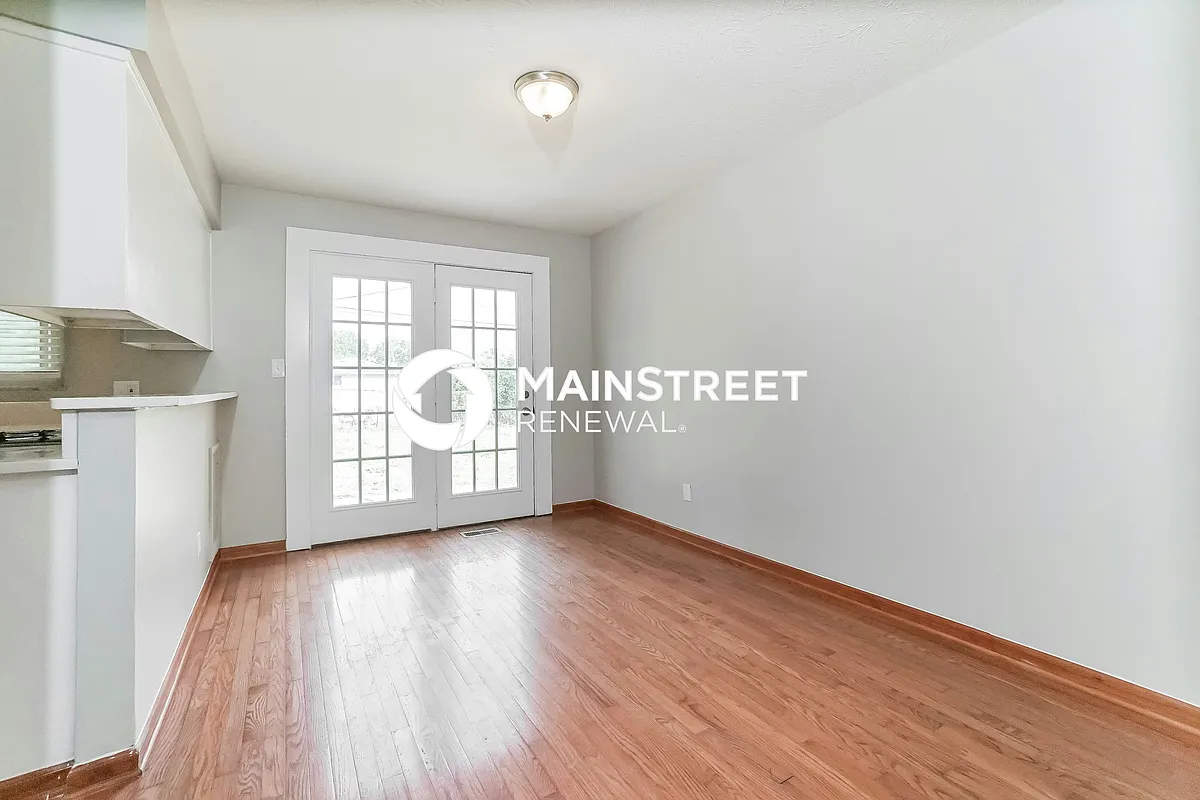 Dining Room - 4856 Cryodon Blvd N