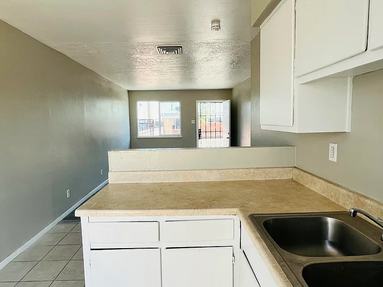 419 Dallas St SE #A — Photo 6
