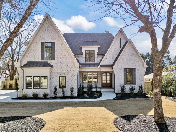 1218 Kingwood Dr, Raleigh, NC 27609