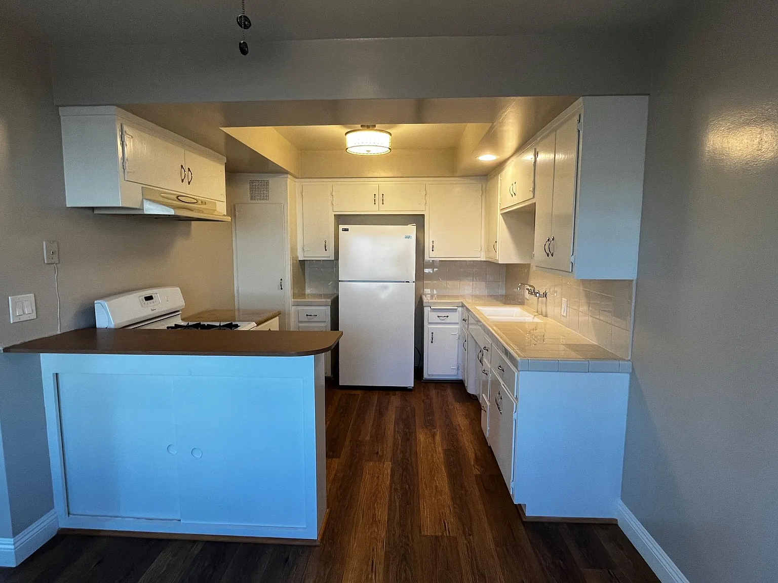 817 W Beacon St — Photo 2