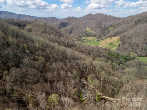 Charity Ln, Burnsville, NC 28714