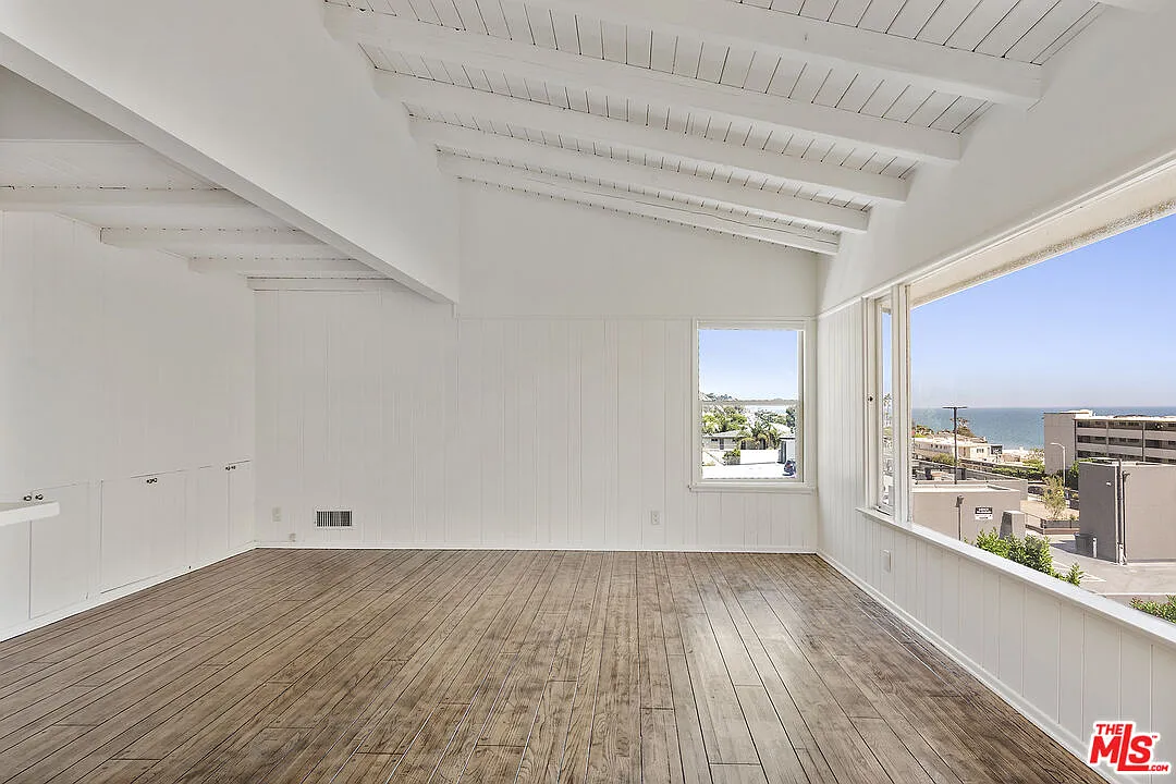 2 bed, 1.0 bath, $7,500 — Photo 4