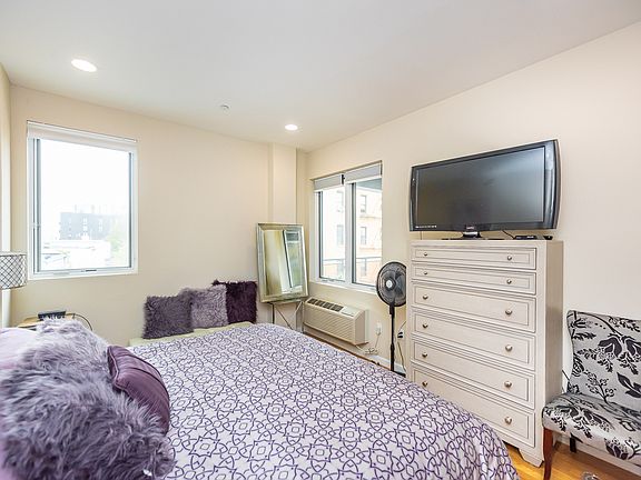 5th image of 37-34 29th St Unit 3D