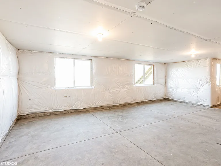 4210 NE 3rd St — Photo 20