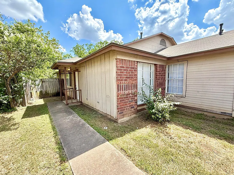 403 Country Aire Dr